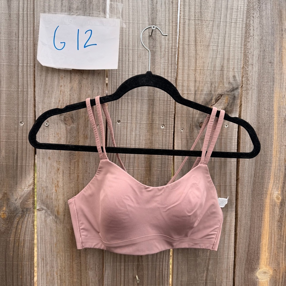 lululemon athletica Seamless lightly padded like a cloud bra size 8
